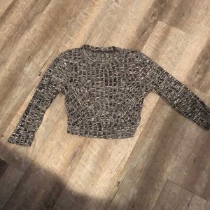 Black and white long sleeved crop top